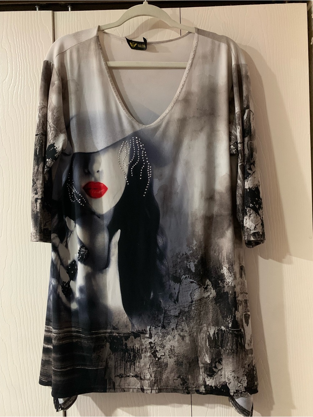 Valentina Black & White Graphic V-Neck Tunic with Red Lip Accent